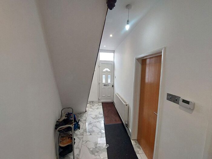 3 Bedroom Terraced House To Rent In Stroud Road, Leicester, LE5