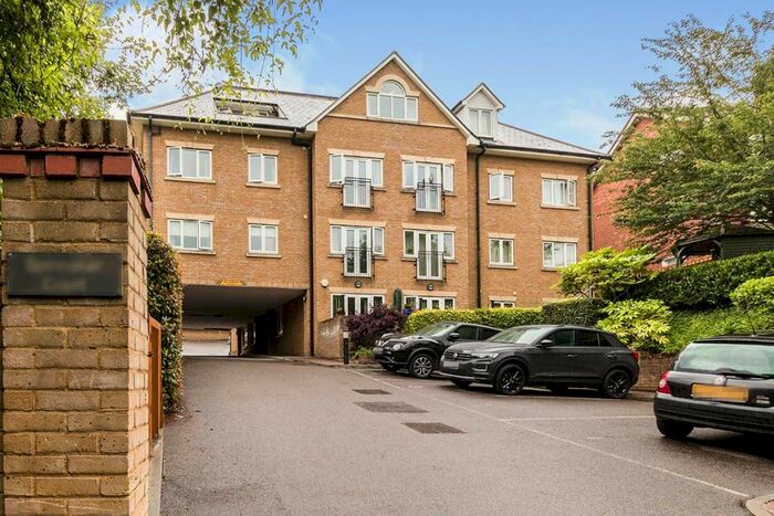 2 Bedroom Flat To Rent In Flat Spinnaker Court Bean Roa, Greenhithe, Kent, DA9