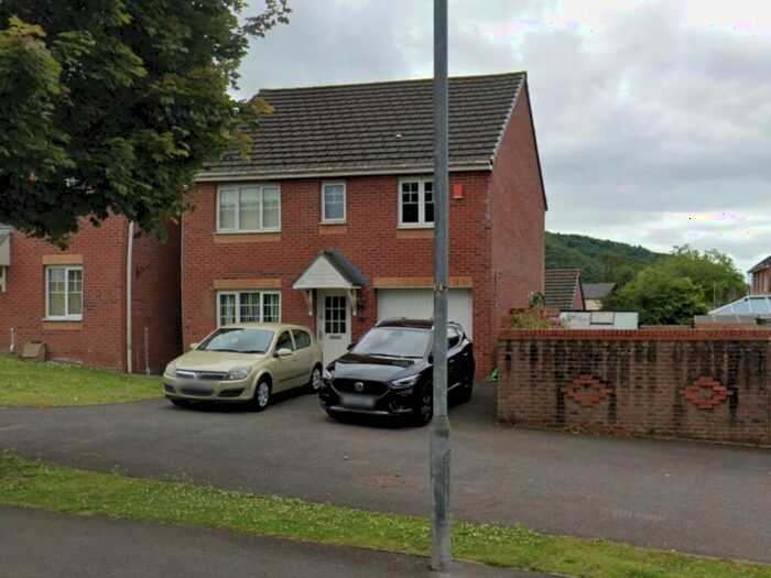 4 Bedroom House To Rent In Penrhitwyn Drive, Neath, SA11