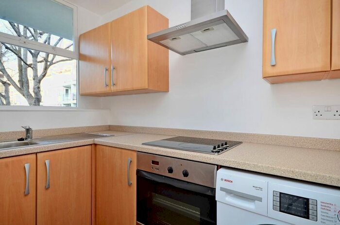 Studio To Rent In Churchill Gardens, Pimlico, London, SW1V