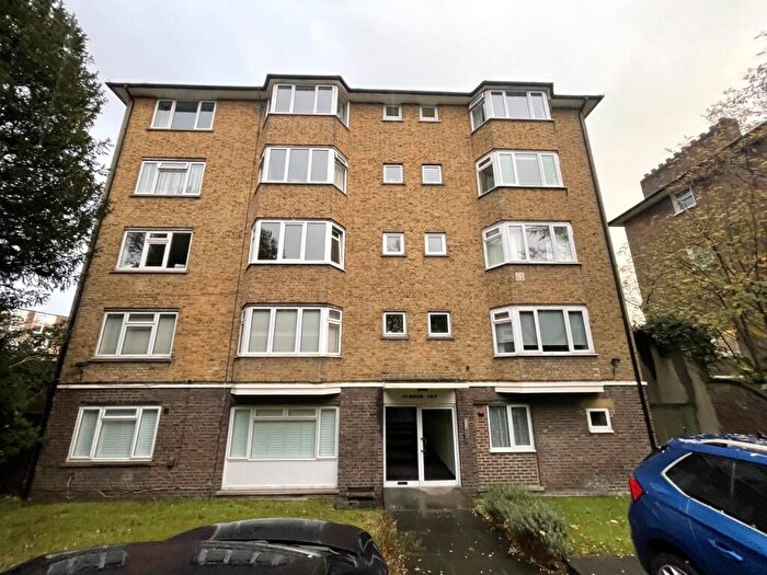2 Bedroom Flat To Rent In St. Johns Park, Blackheath, London, SE3