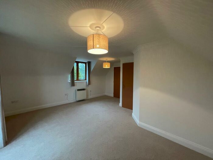 2 Bedroom Cottage To Rent In Flexford Road, North Baddesley, SO52