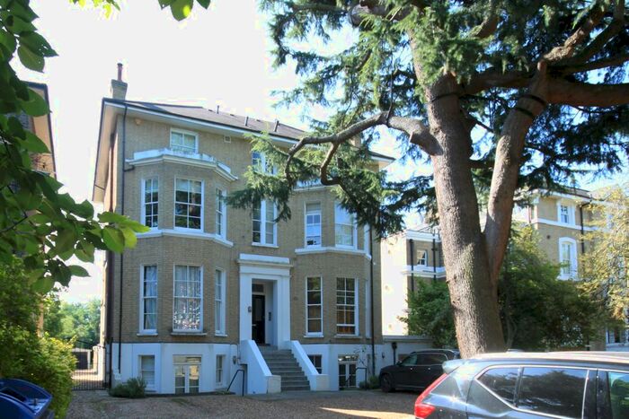 3 Bedroom Flat To Rent In St. Johns Park, London, SE3