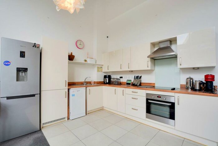 3 Bedroom Apartment For Sale In Wheatsheaf Court, Knighton Fields, Leicester, LE2