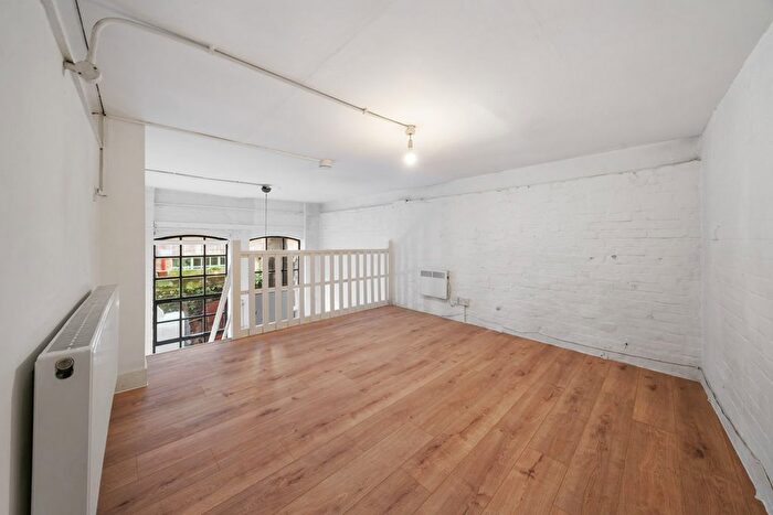 1 Bedroom Flat To Rent In Tudor Road (), South Hackney, London, E9