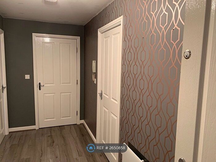 2 Bedroom Flat To Rent In Alma Wood Close, Chorley, PR7