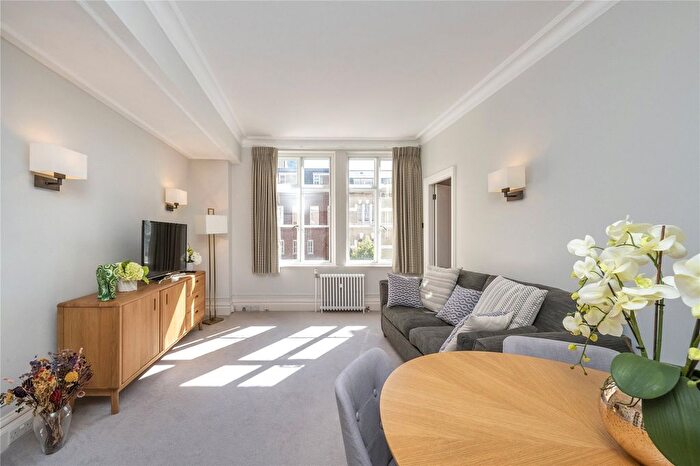 1 Bedroom Flat For Sale In Hallam Street, Marylebone, W1W