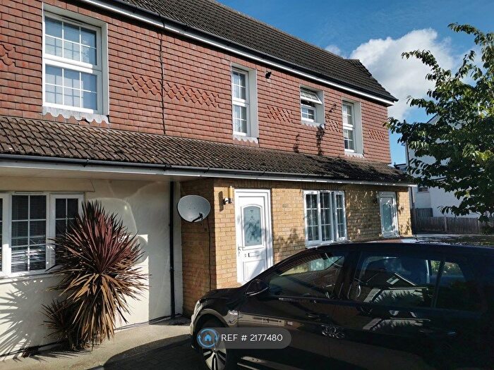 1 Bedroom Maisonette To Rent In St. Johns Road, Redhill, RH1