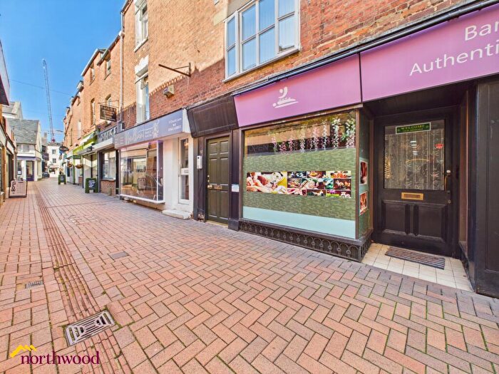 2 Bedroom Flat For Sale In Church Lane, Banbury, OX16