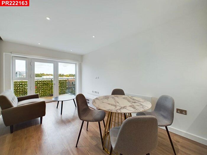 Studio To Rent In East Drive, Colindale, – Studio, NW9