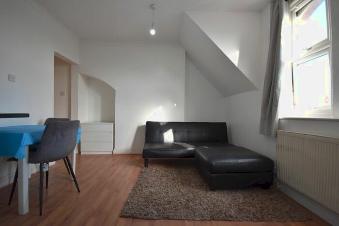 1 Bedroom Flat To Rent In Tooting High Street, London, SW17