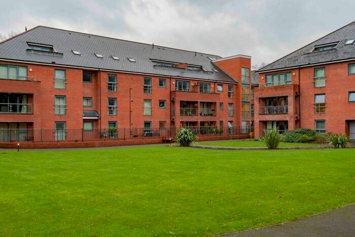 2 Bedroom Flat To Rent In Merryfield Grange, Bolton, BL1