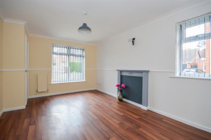 3 Bedroom Property For Sale In Greentop, New Crofton, Wakefield, WF4