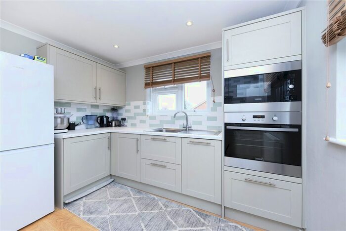 2 Bedroom Flat To Rent In Rydens Avenue, Walton-On-Thames, Surrey KT12