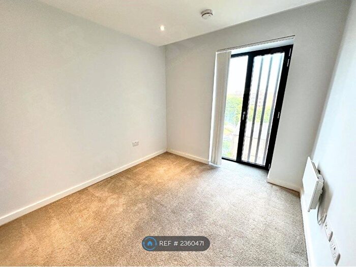 2 Bedroom Flat To Rent In Block B, Salford, M3