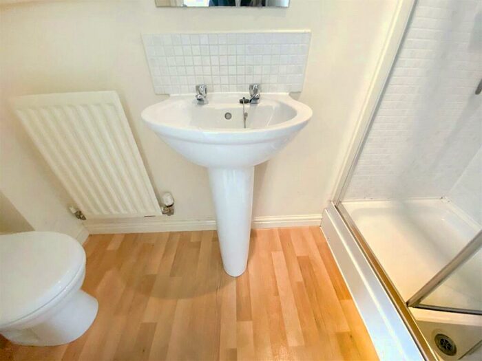 4 Bedroom House To Rent In Lauderdale Crescent, Grove Village, Manchester, M13