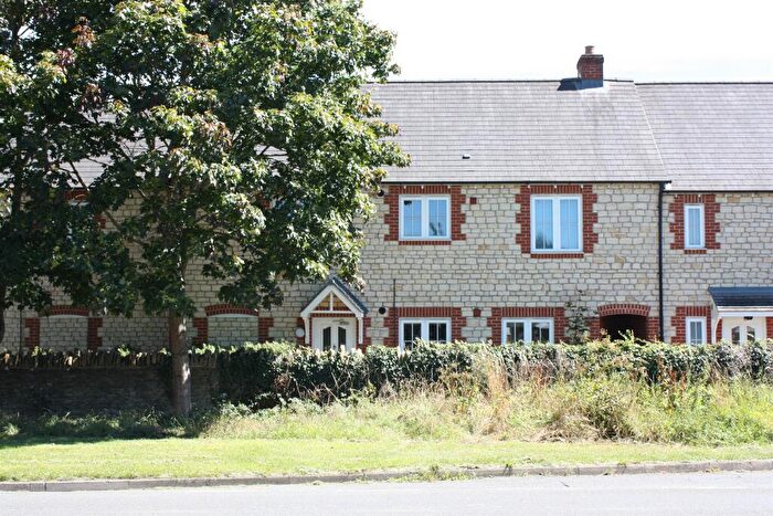 2 Bedroom Apartment For Sale In Bramley Close, Kidlington, OX5