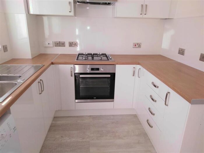 2 Bedroom End Terrace House To Rent In Broad Haven Close, Swansea, SA5