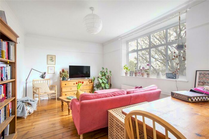 1 Bedroom Apartment To Rent In Haslemere Road, London, N8