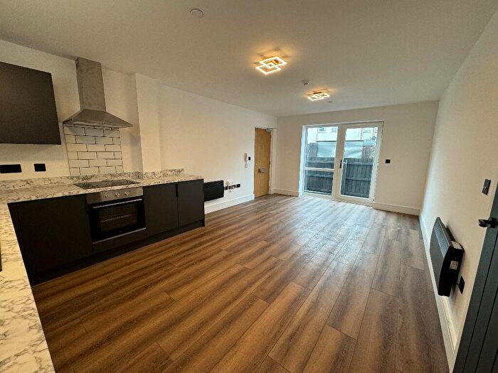 1 Bedroom Apartment To Rent In Montgomery Street, Cardiff(City), CF24