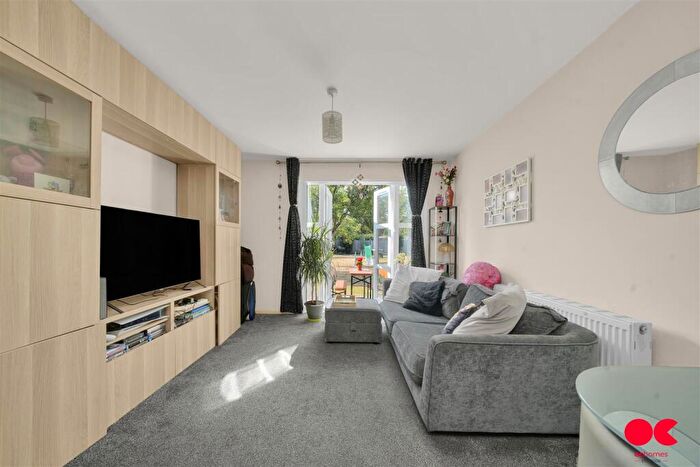 1 Bedroom Flat For Sale In Mawney Road, Romford, RM7