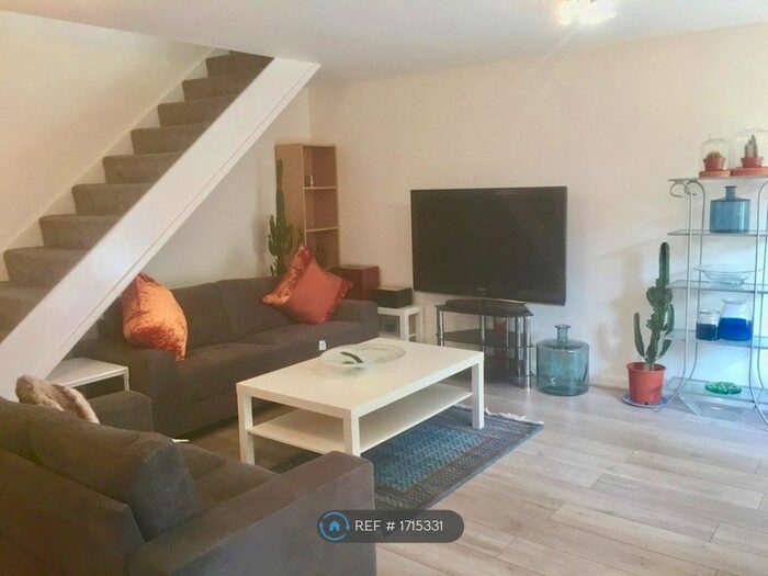3 Bedroom Maisonette To Rent In London, London, E1W