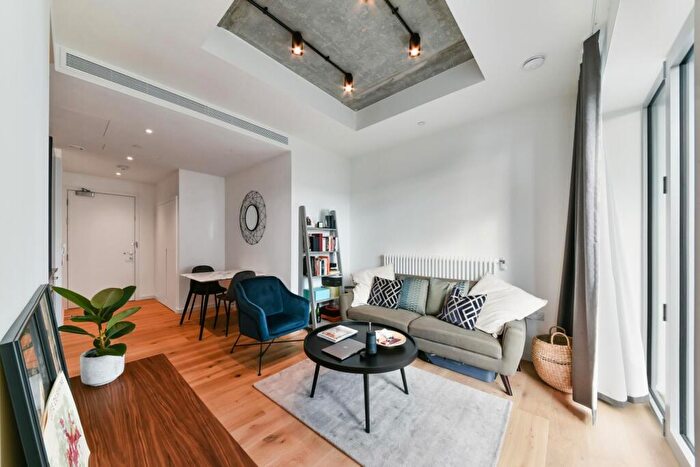 Apartment To Rent In Rendel House, Goodluck Hope Walk, London, E14