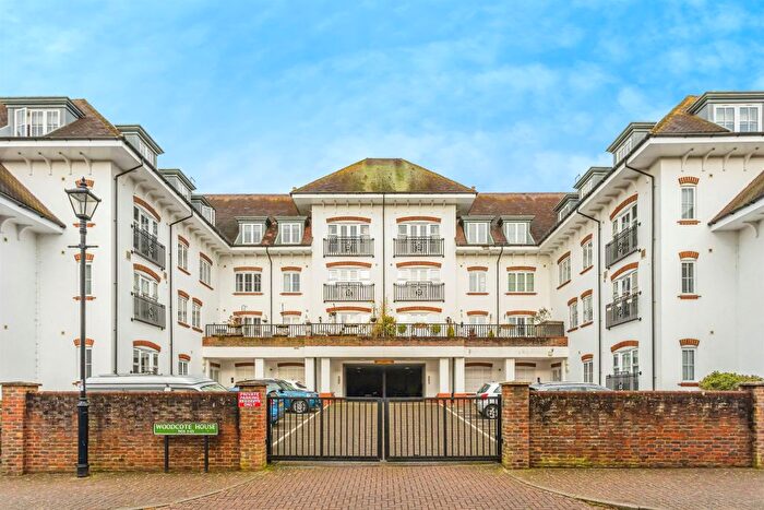 2 Bedroom Flat For Sale In Updown Hill, Haywards Heath, RH16