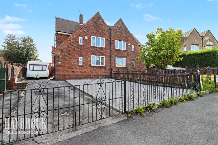3 Bedroom Semi-Detached House For Sale In Adlington Road, Sheffield, S5