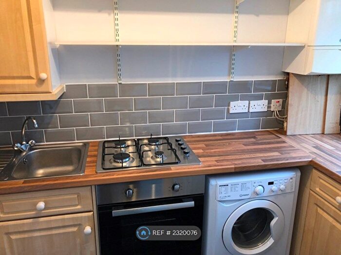 1 Bedroom Flat To Rent In Castle Court, Lewes, BN7