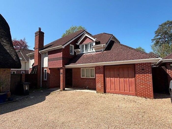 4 Bedroom Property To Rent In Moorlands Road, Ferndown, BH22
