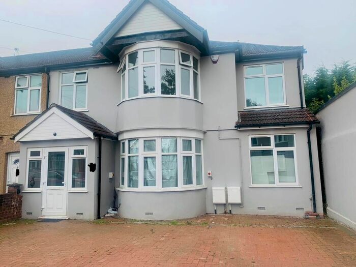 2 Bedroom Flat To Rent In Harrow, London, HA3