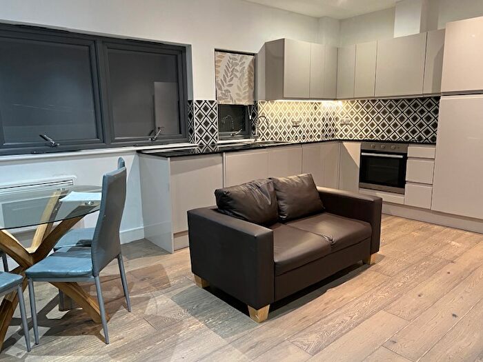 1 Bedroom Flat To Rent In Molly Millars Lane, Wokingham, RG41