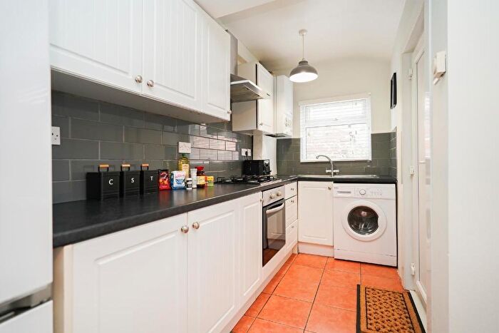 3 Bedroom Terraced House To Rent In John Street, Sheffield, S2
