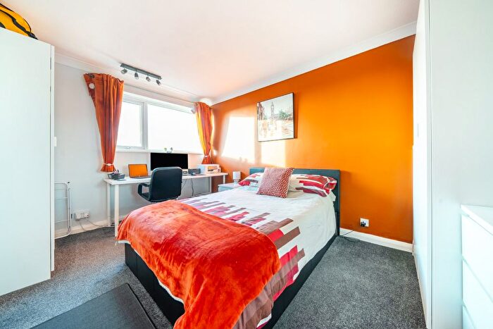 1 Bedroom Flat For Sale In Hewett Close, Titchfield, Hampshire, PO14