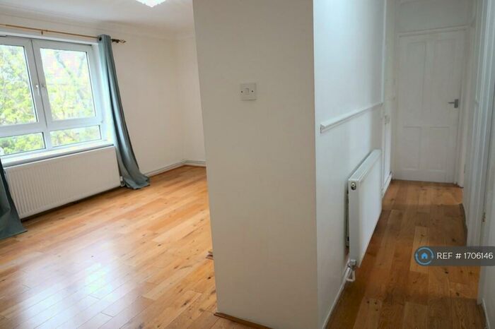 3 Bedroom Flat To Rent In Number, London, N7