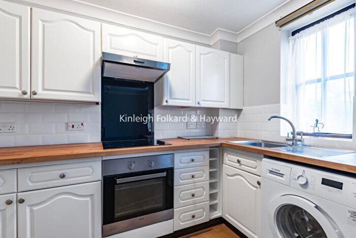 2 Bedroom Apartment To Rent In Magpie Hall Lane Bromley, BR2