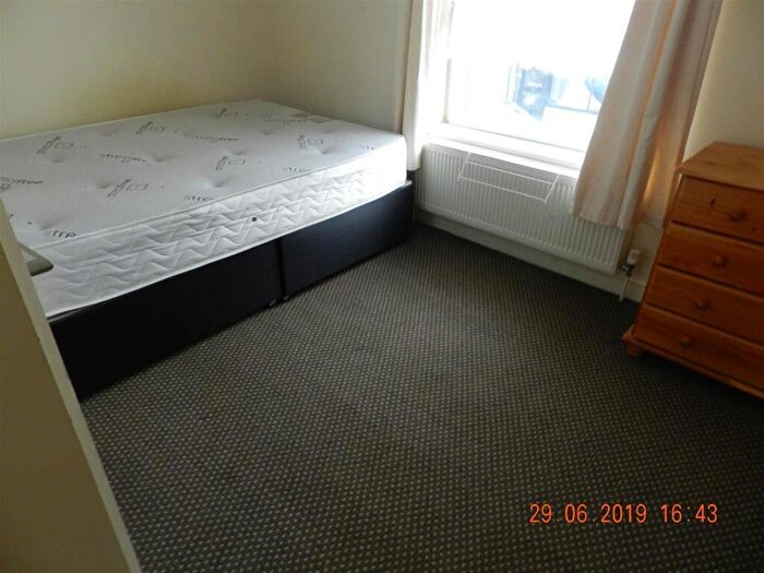 2 Bedroom Flat To Rent In Minister Street, Cathays, CF24