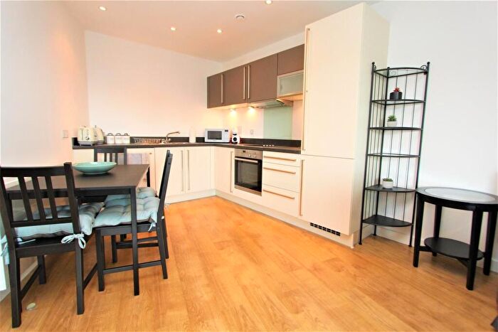2 Bedroom Flat To Rent In Brockley Hall Road, London, SE4