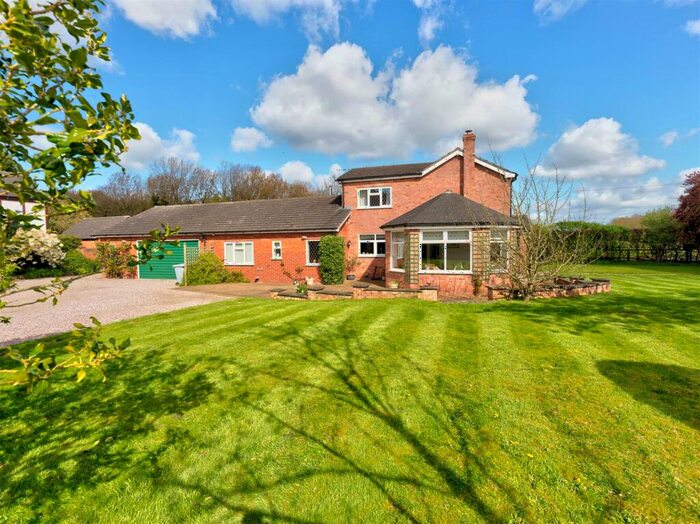 4 Bedroom Detached House For Sale In Stoneley Green, Burland, Cheshire, CW5