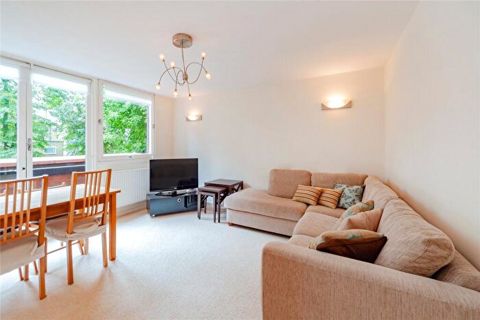 2 Bedroom Flat To Rent In Golders Green, Golders Green, NW11