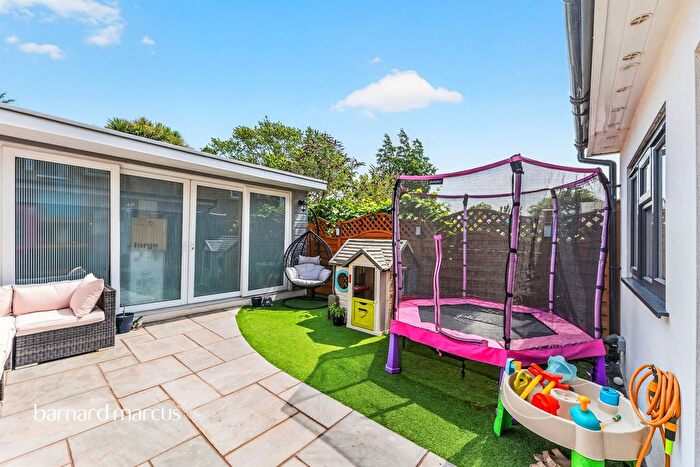 Studio For Sale In Wide Way, Mitcham, CR4