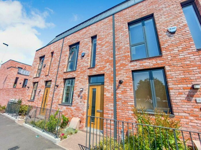 2 Bedroom Terraced House To Rent In Adelphi Street, Salford, M3