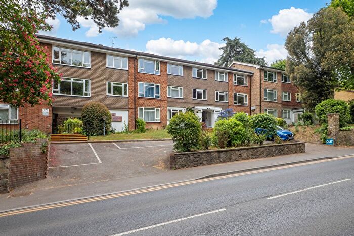 2 Bedroom Flat To Rent In Brighton Road, Sutton, SM2