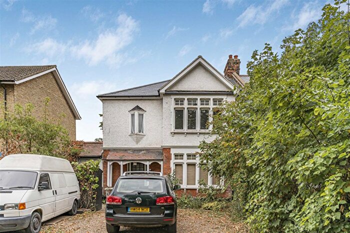 2 Bedroom Flat To Rent In Baring Road, London, SE12