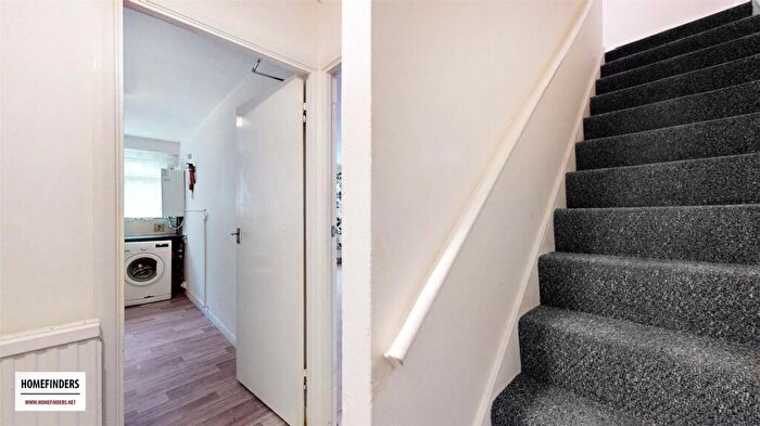 2 Bedroom Apartment For Sale In Carnarvon Road, Stratford, E15