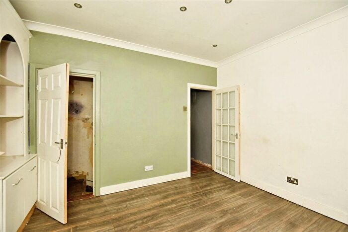 3 Bedroom Terraced House For Sale In Trafalgar Street, Gillingham, Kent, ME7