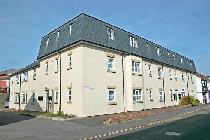 2 Bedroom Flat To Rent In Crown Gardens, Oxford Street, TA8