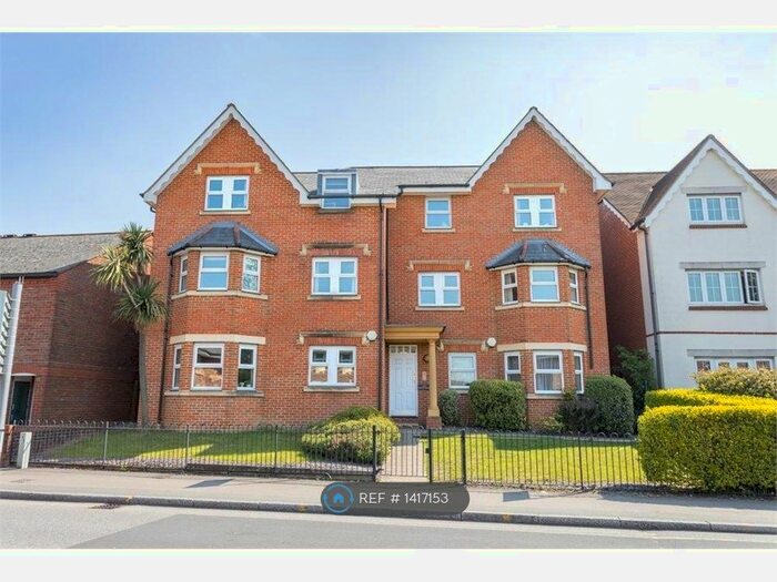 2 Bedroom Flat To Rent In Stoke Road, Guildford, GU1