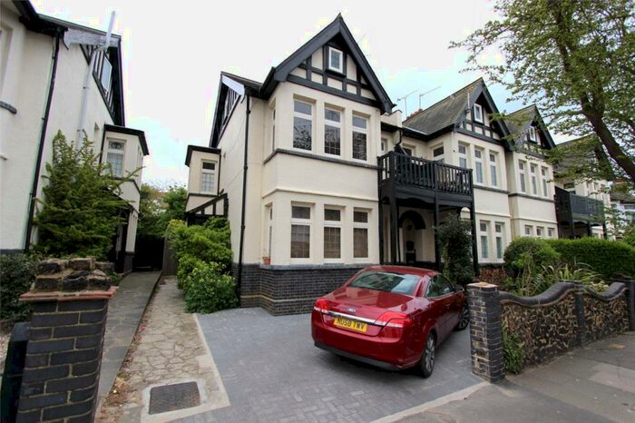 2 Bedroom Apartment To Rent In Grand Drive, Leigh-on-Sea, Essex, SS9